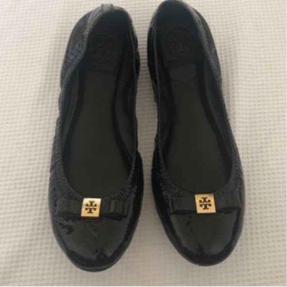 Tory Burch Eddie Bow Logo Black Patent Flats - Picture 2 of 4